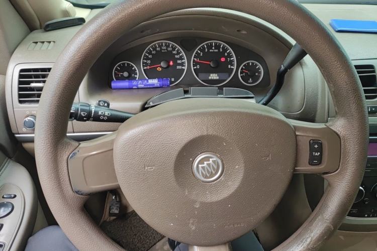 Used Buick GL8 2013 2.4L Comfort Edition Steering Wheel