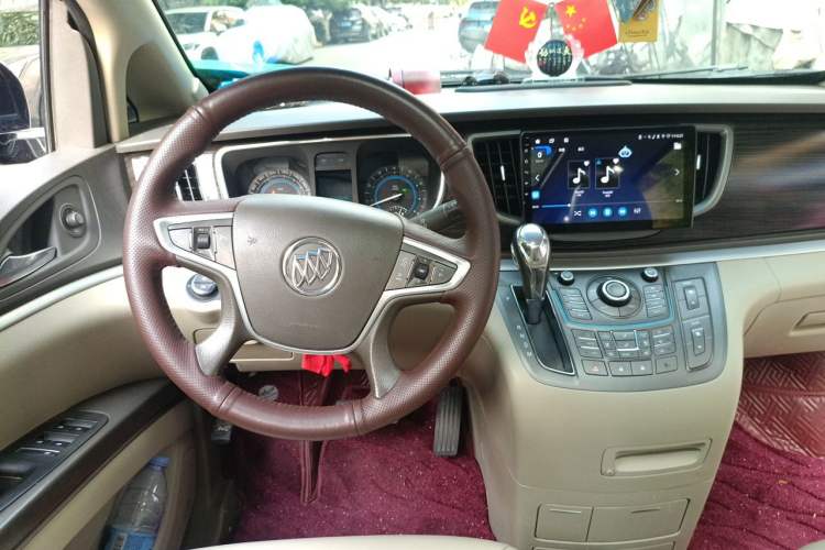 Used Buick GL8 2013 3.0L XT Luxury Business Flagship Edition Steering Wheel