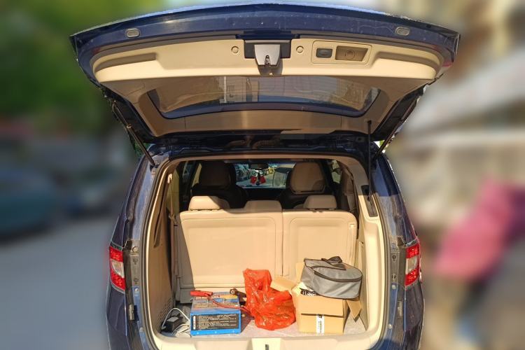 Used Buick GL8 2013 3.0L XT Luxury Business Flagship Edition Trunk