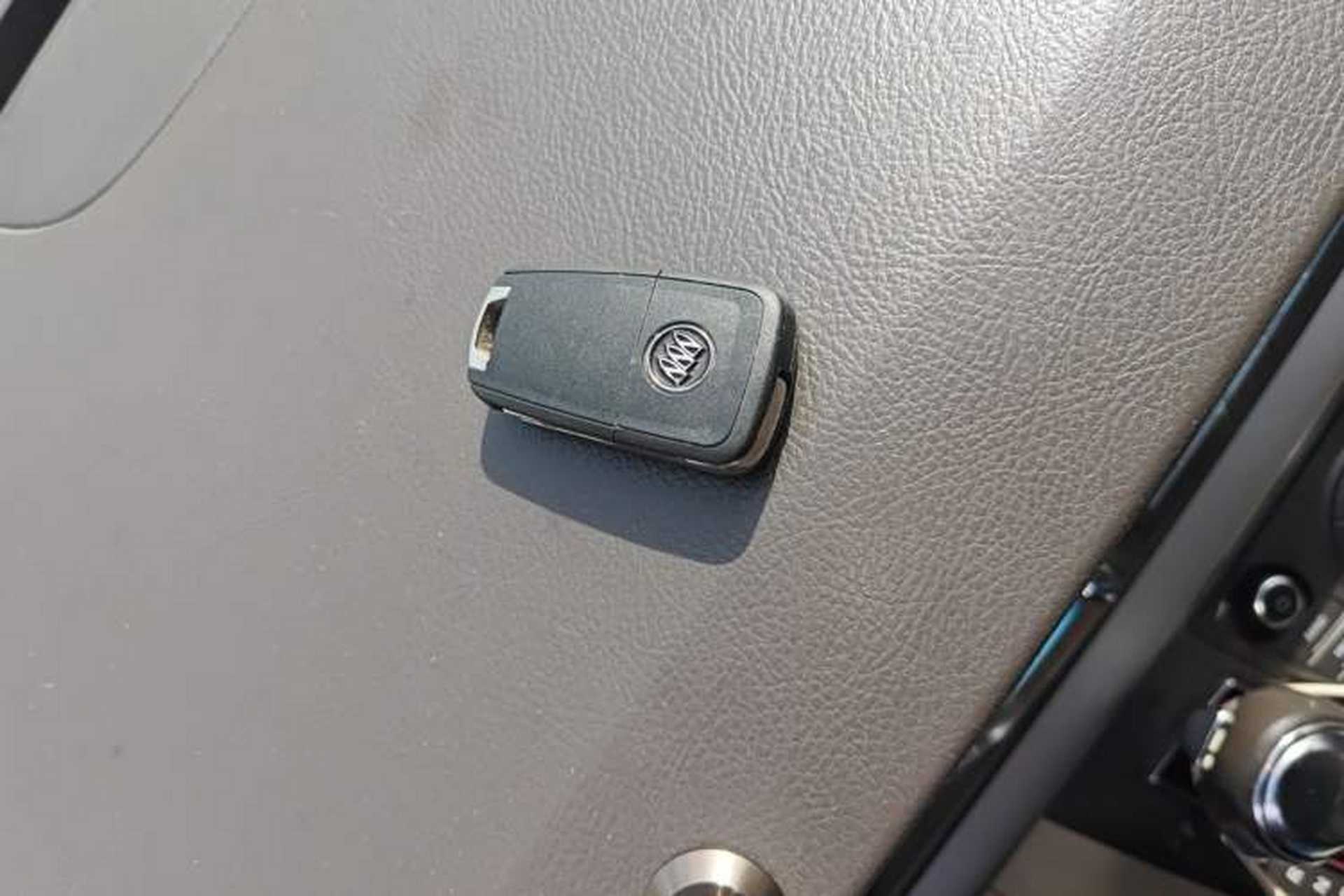 Used Buick GL8 2013 3.0L GT Luxury Business Haoya Edition Vehicle Key