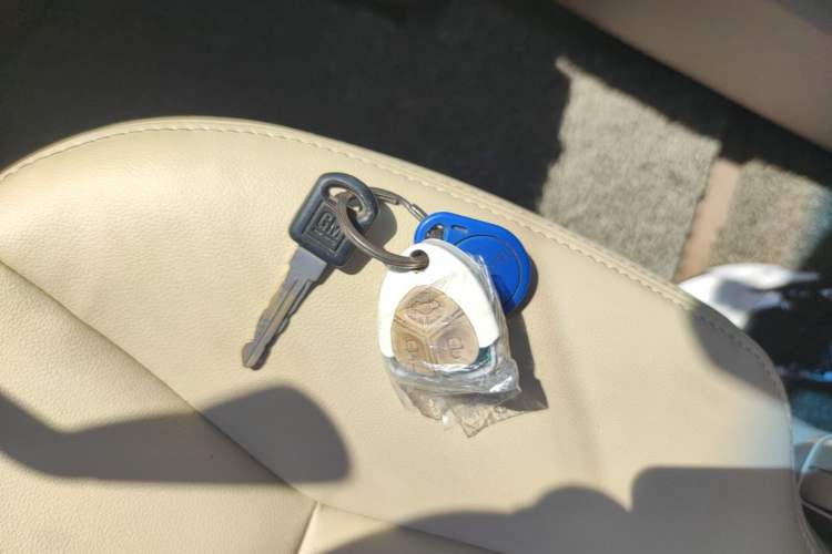 Used Buick GL8 2013 2.4L Comfort Edition Vehicle Key