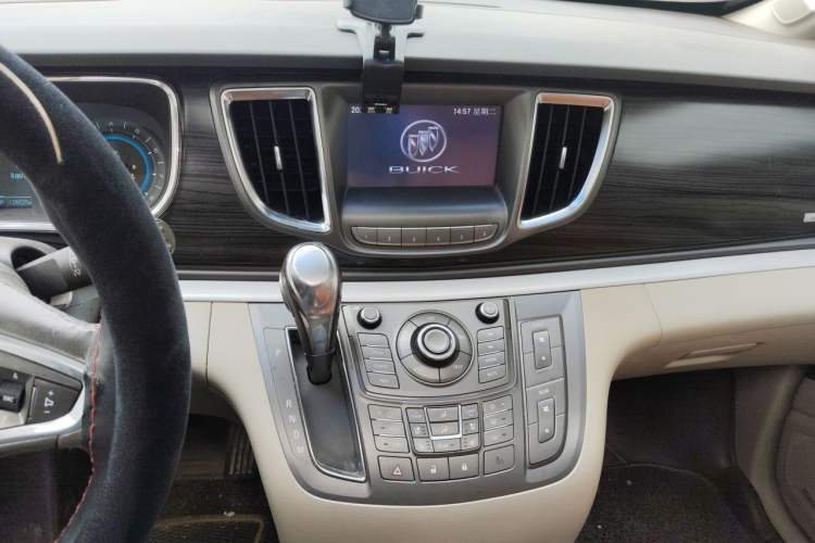 Used Buick GL8 2013 3.0L XT Luxury Business Flagship Edition Audio And AC Panel