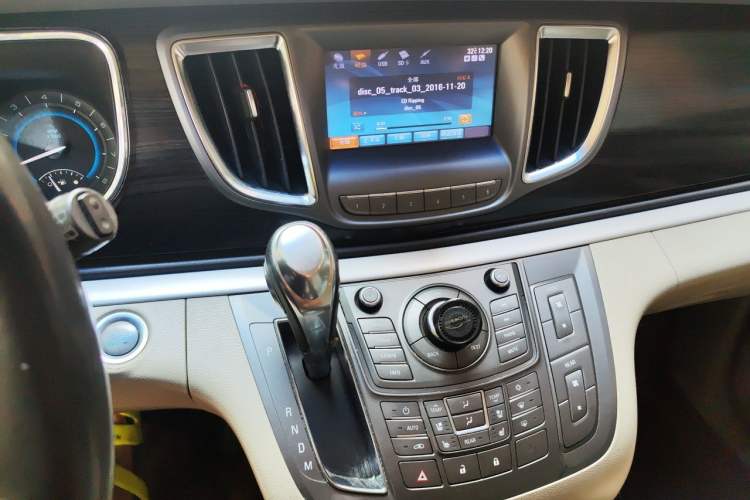 Used Buick GL8 2013 3.0L XT Luxury Business Flagship Edition Audio And AC Panel