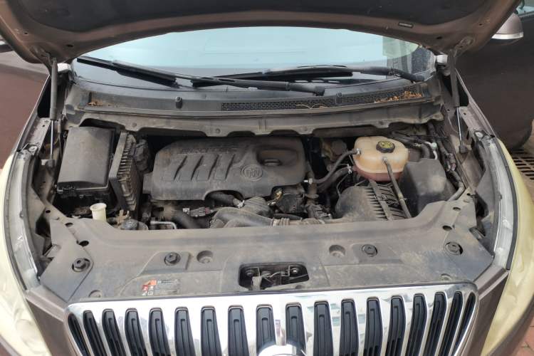 Used Buick GL8 2013 2.4L CT Luxury Business Comfort Edition Engine Bay
