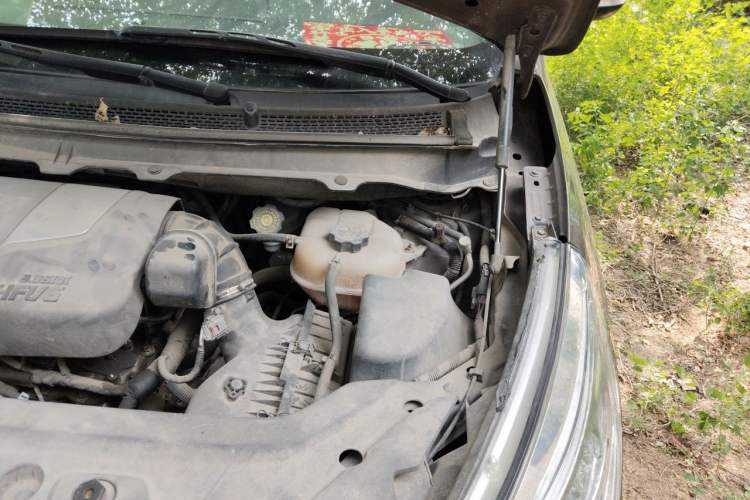 Used Buick GL8 2013 3.0L XT Luxury Business Flagship Edition Engine Bay Left