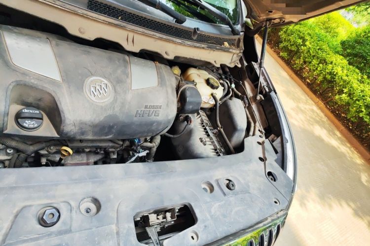 Used Buick GL8 2013 3.0L XT Luxury Business Flagship Edition Engine Bay Left