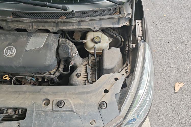 Used Buick GL8 2013 3.0L XT Luxury Business Flagship Edition Engine Bay Left
