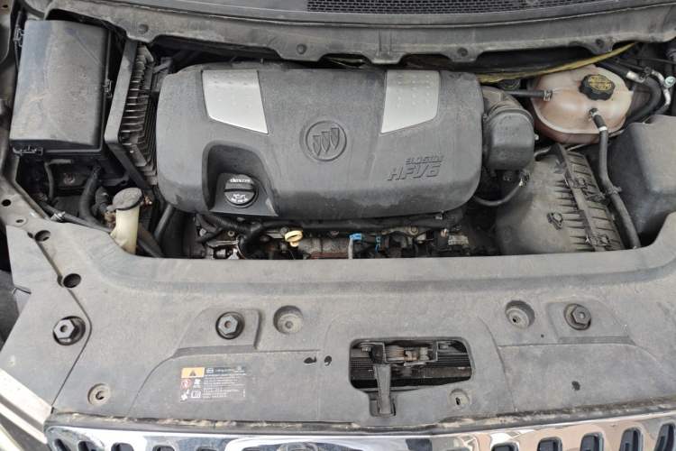 Used Buick GL8 2013 3.0L GT Luxury Business Haoya Edition Engine Bay