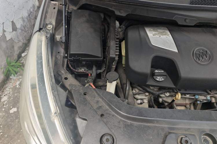 Used Buick GL8 2013 3.0L GT Luxury Business Haoya Edition Engine Bay Right
