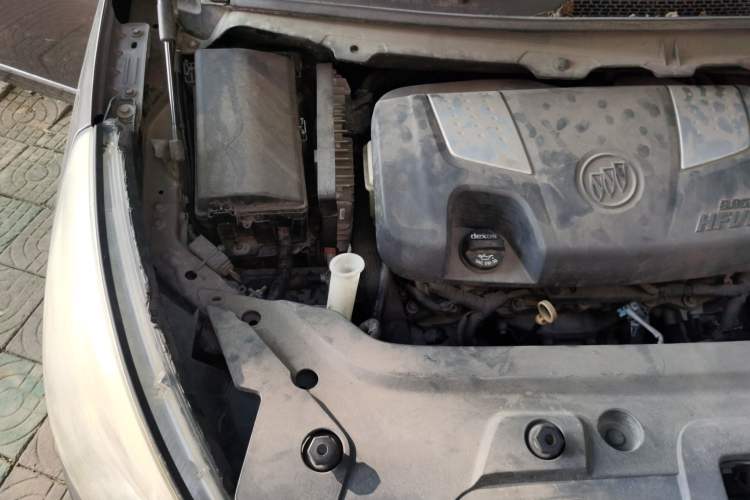 Used Buick GL8 2013 3.0L XT Luxury Business Flagship Edition Engine Bay Right
