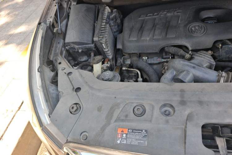 Used Buick GL8 2013 2.4L CT Luxury Business Comfort Edition Engine Bay Right