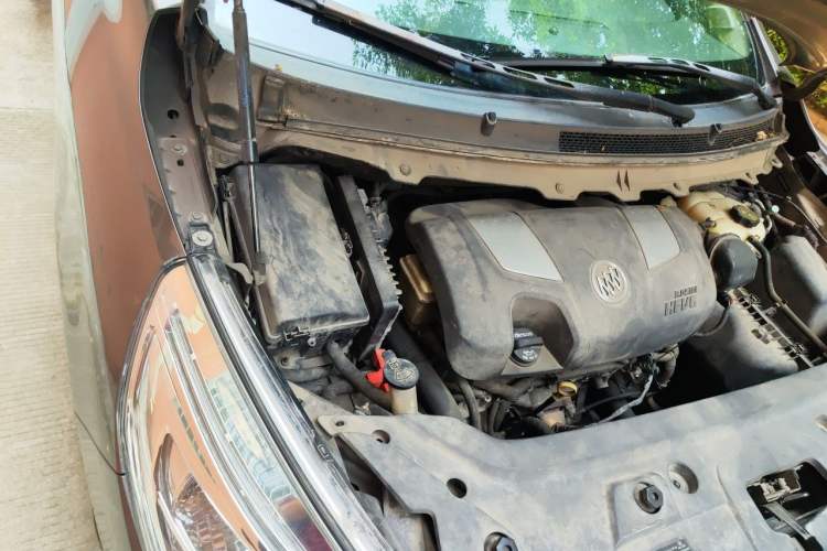 Used Buick GL8 2013 3.0L XT Luxury Business Flagship Edition Engine Bay Right