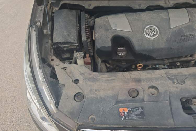 Used Buick GL8 2013 3.0L XT Luxury Business Flagship Edition Engine Bay Right