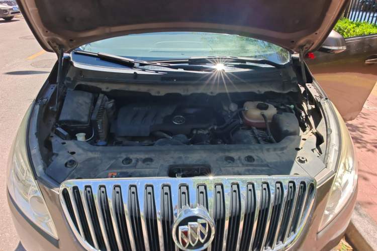 Used Buick GL8 2013 2.4L CT Luxury Business Comfort Edition Engine Bay