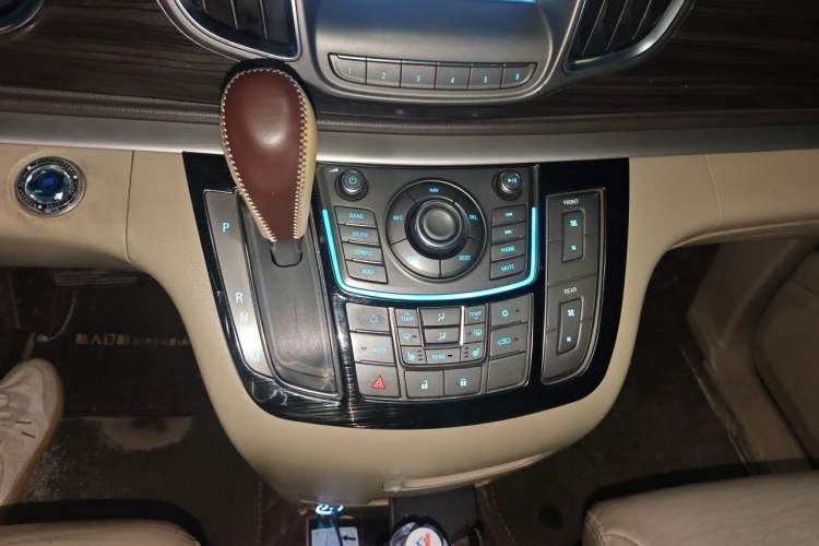 Used Buick GL8 2013 3.0L GT Luxury Business Haoya Edition Gear Lever