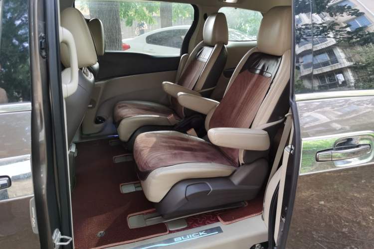 Used Buick GL8 2013 3.0L XT Luxury Business Flagship Edition Left Rear Seat