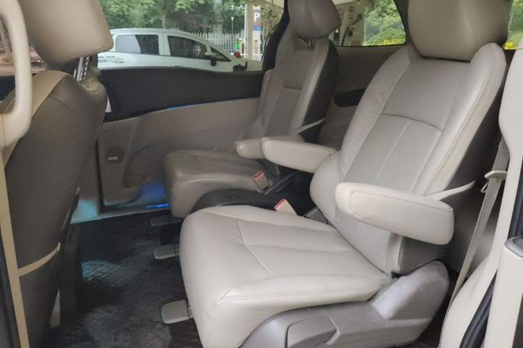Used Buick GL8 2013 3.0L GT Luxury Business Haoya Edition Left Rear Seat