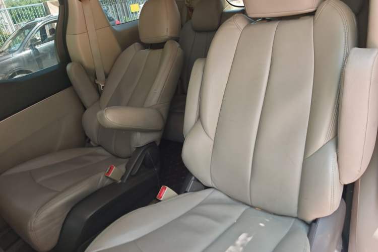 Used Buick GL8 2013 2.4L CT Luxury Business Comfort Edition Left Rear Seat