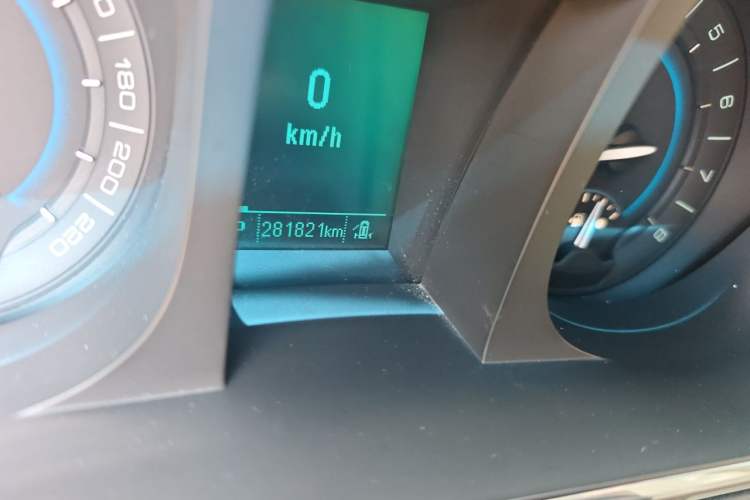 Used Buick GL8 2013 2.4L CT Luxury Business Comfort Edition Odometer Close Up