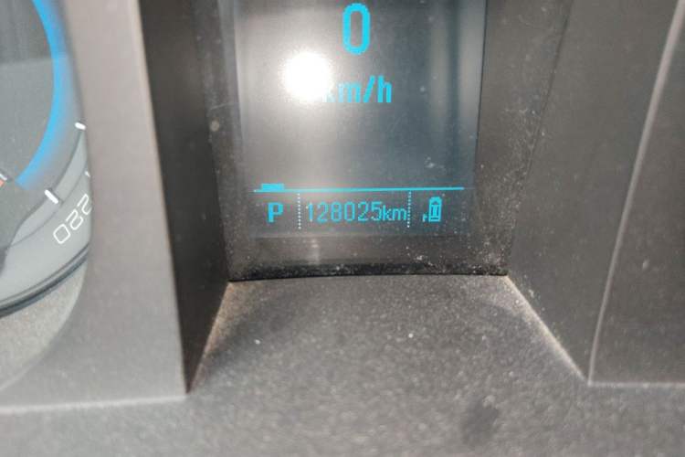 Used Buick GL8 2013 3.0L XT Luxury Business Flagship Edition Odometer Close Up