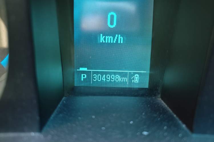 Used Buick GL8 2013 3.0L GT Luxury Business Haoya Edition Odometer Close Up