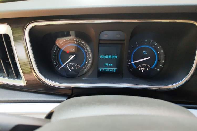 Used Buick GL8 2013 3.0L XT Luxury Business Flagship Edition Odometer Close Up
