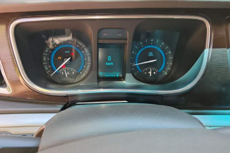 Used Buick GL8 2013 2.4L CT Luxury Business Comfort Edition Odometer Close Up
