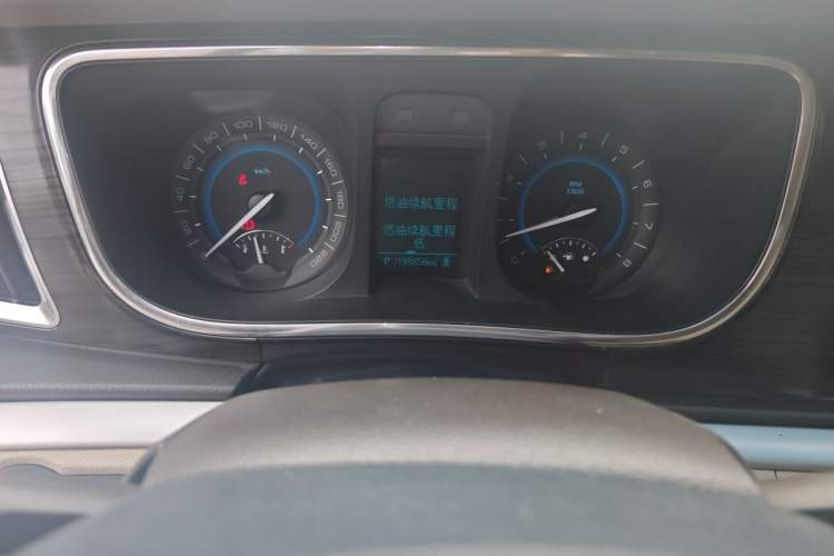 Used Buick GL8 2013 3.0L XT Luxury Business Flagship Edition Odometer Close Up