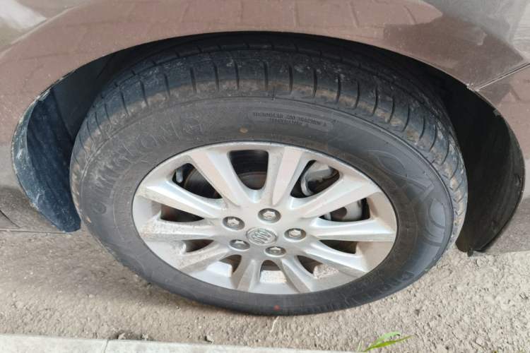 Used Buick GL8 2013 3.0L XT Luxury Business Flagship Edition Right Front Wheel Hub