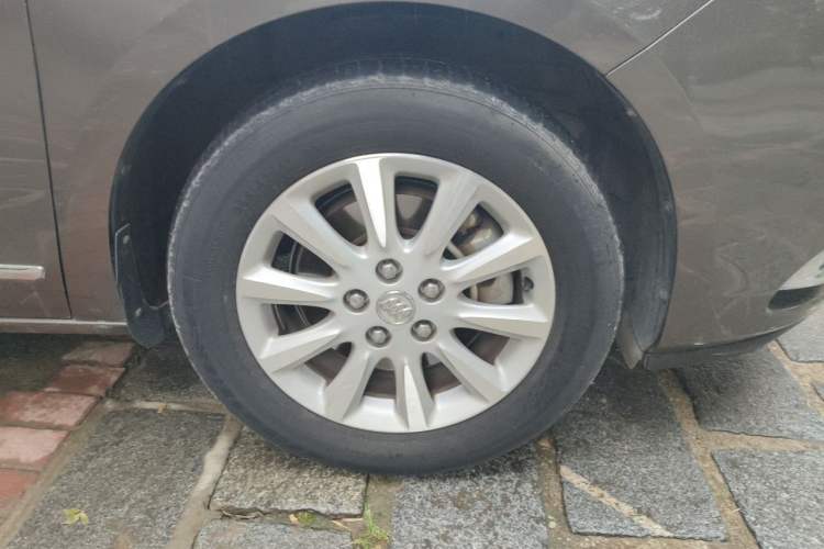 Used Buick GL8 2013 3.0L GT Luxury Business Haoya Edition Right Front Wheel Hub