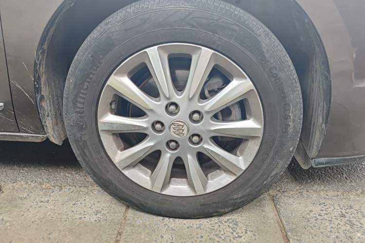 Used Buick GL8 2013 3.0L XT Luxury Business Flagship Edition Right Front Wheel Hub