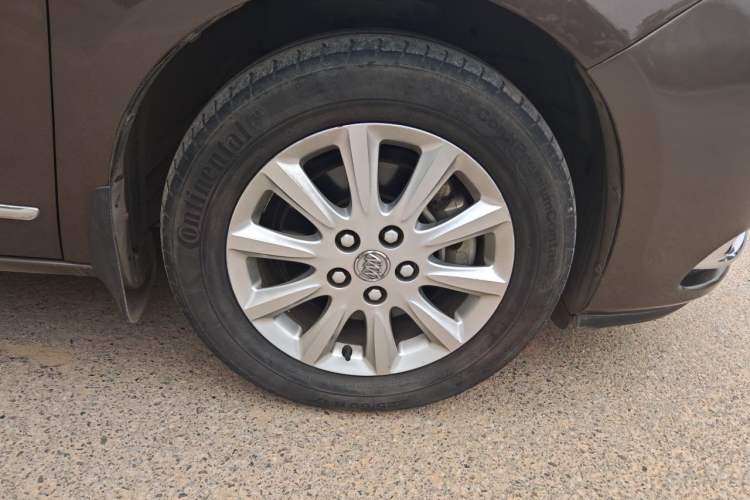Used Buick GL8 2013 3.0L XT Luxury Business Flagship Edition Right Front Wheel Hub