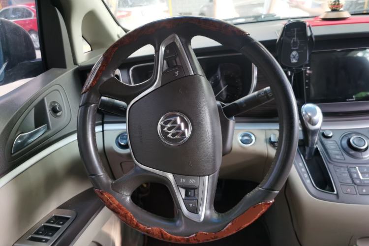 Used Buick GL8 2013 3.0L XT Luxury Business Flagship Edition Steering Wheel