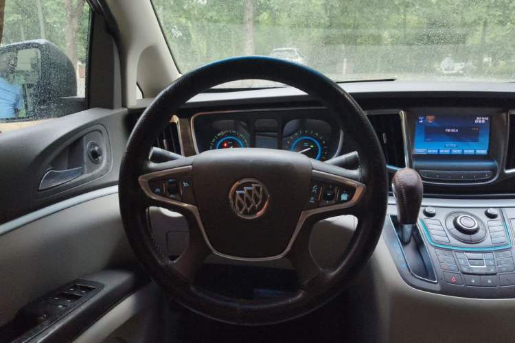 Used Buick GL8 2013 3.0L GT Luxury Business Haoya Edition Steering Wheel