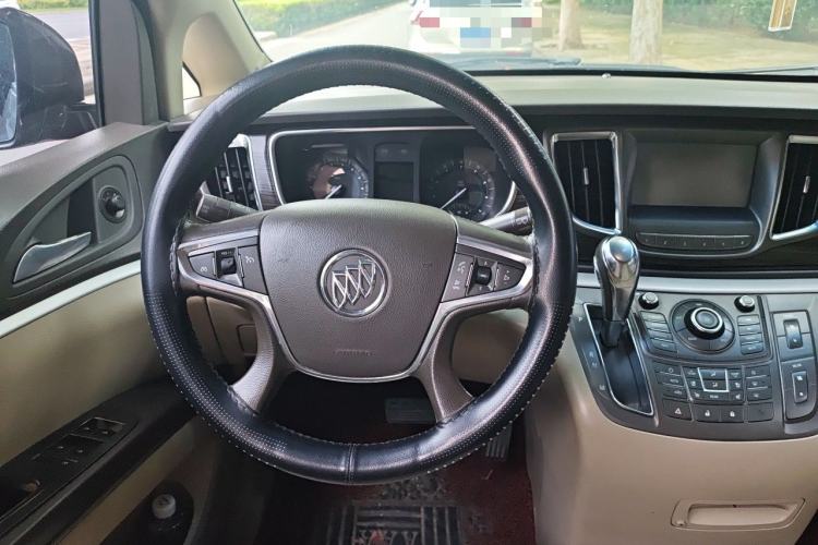 Used Buick GL8 2013 3.0L XT Luxury Business Flagship Edition Steering Wheel