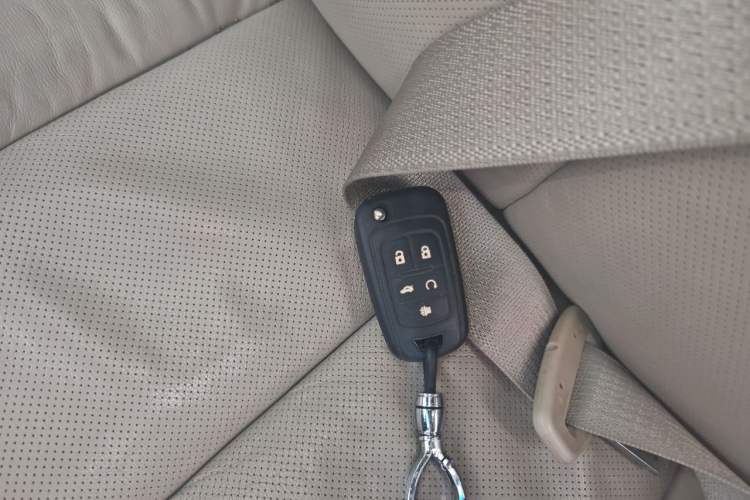 Used Buick GL8 2013 3.0L XT Luxury Business Flagship Edition Vehicle Key