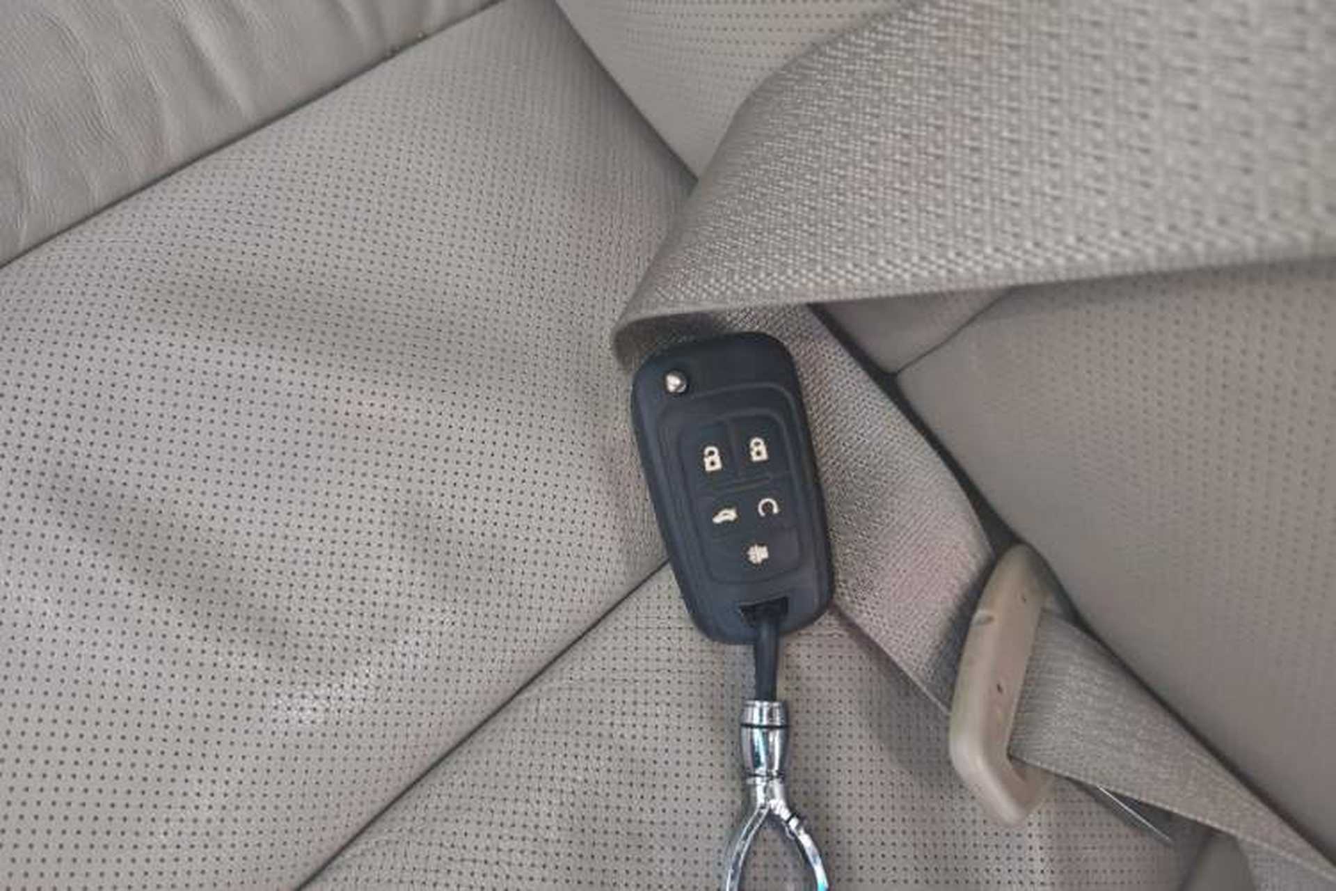 Used Buick GL8 2013 3.0L XT Luxury Business Flagship Edition Vehicle Key