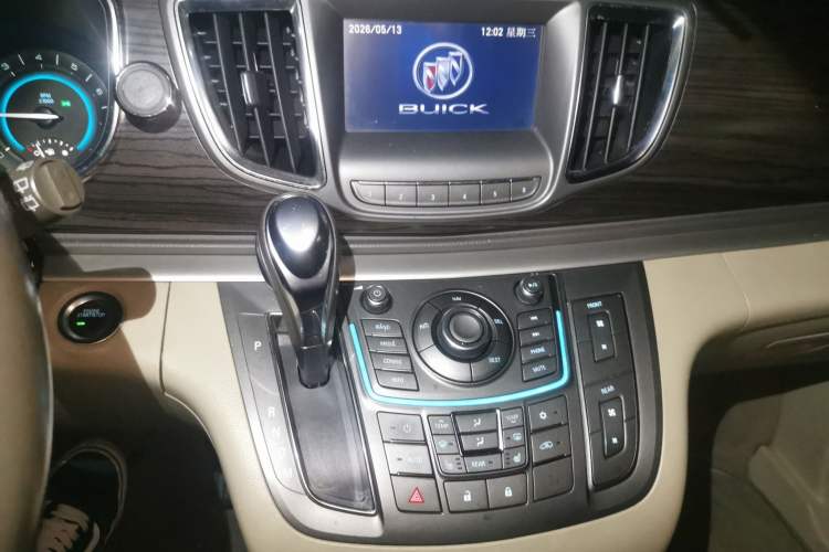 Used Buick GL8 2013 3.0L GT Luxury Business Haoya Edition Audio And AC Panel