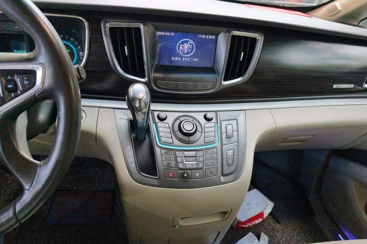 Used Buick GL8 2013 3.0L XT Luxury Business Flagship Edition Audio And AC Panel