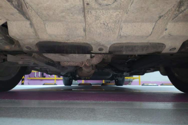 Used Buick GL8 2013 3.0L XT Luxury Business Flagship Edition Chassis Front