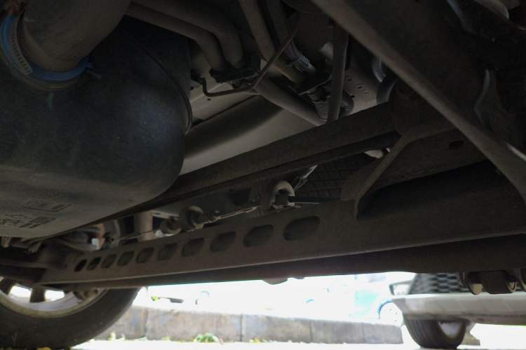 Used Buick GL8 2013 2.4L CT Luxury Business Comfort Edition Chassis Rear Left
