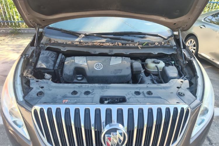 Used Buick GL8 2013 3.0L XT Luxury Business Flagship Edition Engine Bay