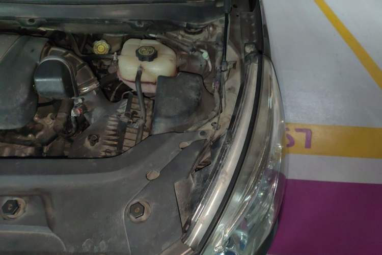 Used Buick GL8 2013 3.0L XT Luxury Business Flagship Edition Engine Bay Left