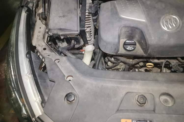 Used Buick GL8 2013 3.0L GT Luxury Business Haoya Edition Engine Bay Right