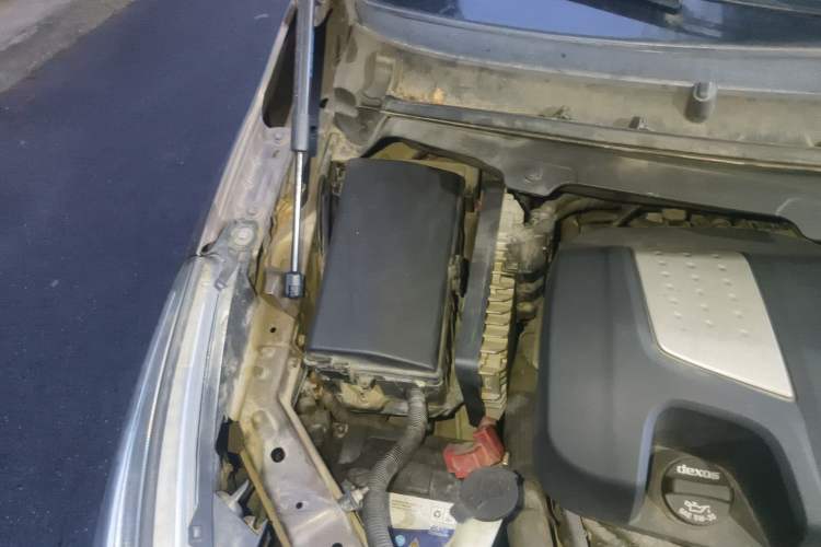 Used Buick GL8 2013 3.0L XT Luxury Business Flagship Edition Engine Bay Right