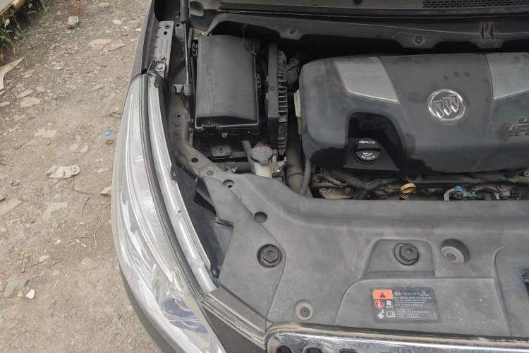 Used Buick GL8 2013 3.0L XT Luxury Business Flagship Edition Engine Bay Right