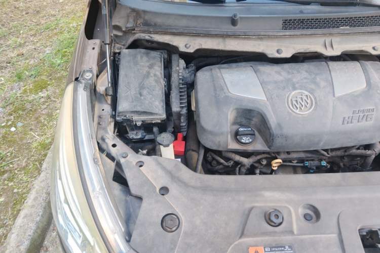 Used Buick GL8 2013 3.0L GT Luxury Business Haoya Edition Engine Bay Right