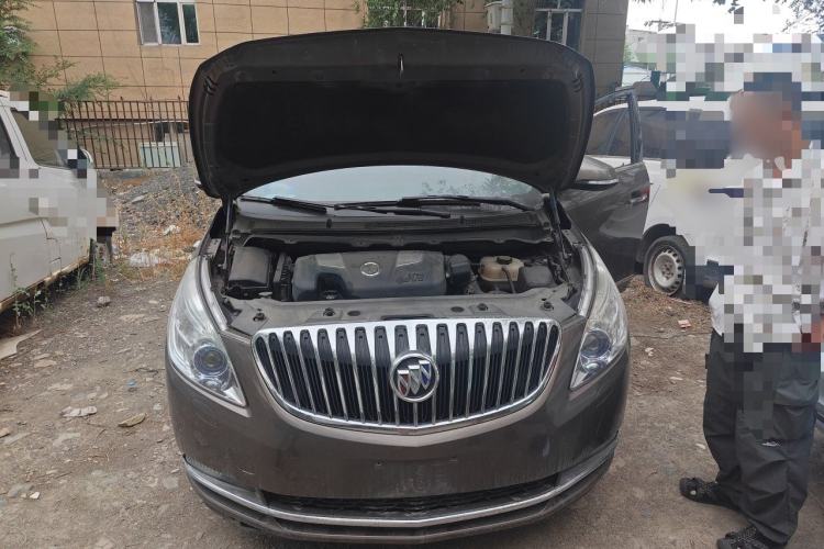 Used Buick GL8 2013 3.0L XT Luxury Business Flagship Edition Engine Bay