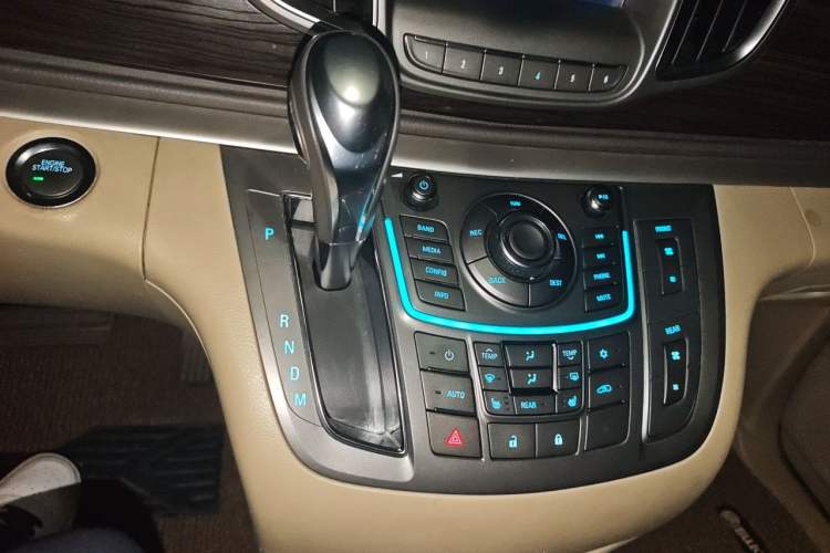 Used Buick GL8 2013 3.0L GT Luxury Business Haoya Edition Gear Lever