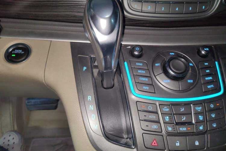 Used Buick GL8 2013 3.0L XT Luxury Business Flagship Edition Gear Lever